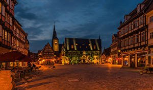 Germany_Houses_Quedlinburg_Town_square_Street_523642_300x176.jpg