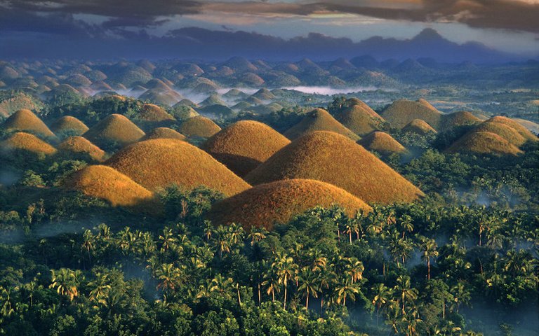 Chocolate-Hills-in-Bohol-Philippines.jpg