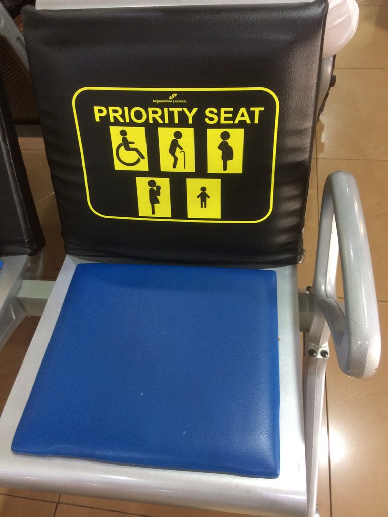 priority seat dekat boarding.JPG