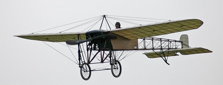 Bleriot_XI_Thulin_2.jpg