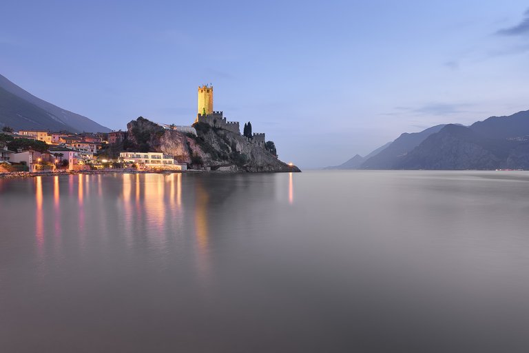 Lake-Garda-and-Town-of-Malcesine-in-the-Evening-Italy3.jpg