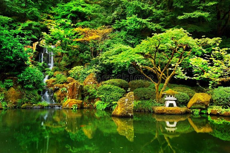 japanese-zen-lake-botanical-garden-feng-shuei-portland-oregon-stone-lantern-waterfall-104365458.jpg