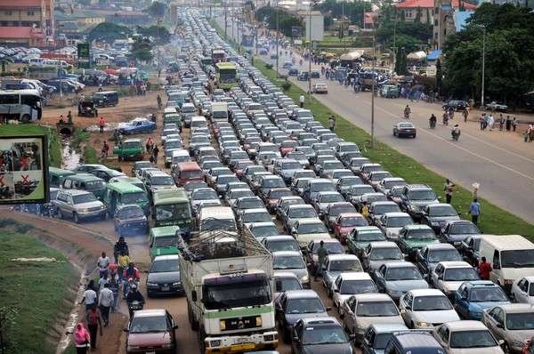 1248084-PIC-1-TRAFFIC-JAM-ON-MARARABA-ABUJA-ROAD-jpg6ed5c46fc4934ca0a61c3713bc7b5150.jpg