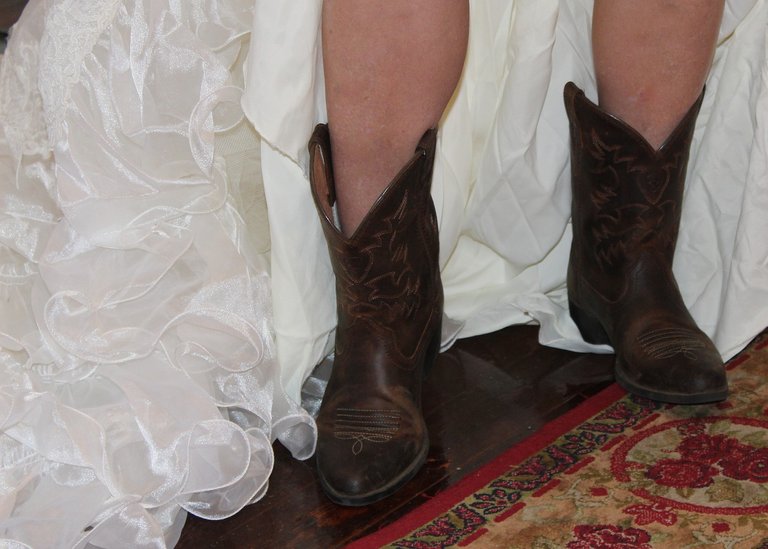 cowboy-boots-3752938_1280.jpg