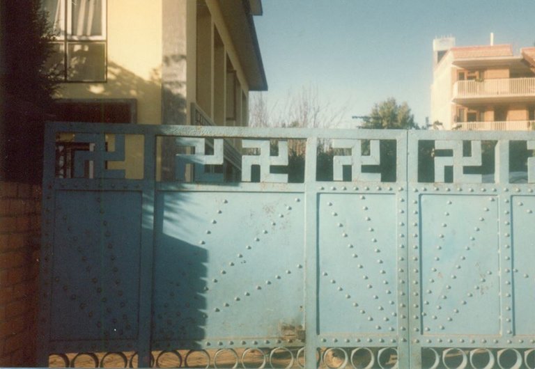 swastika.jpg