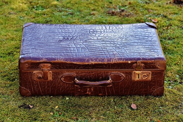 luggage-1897240_640.jpg