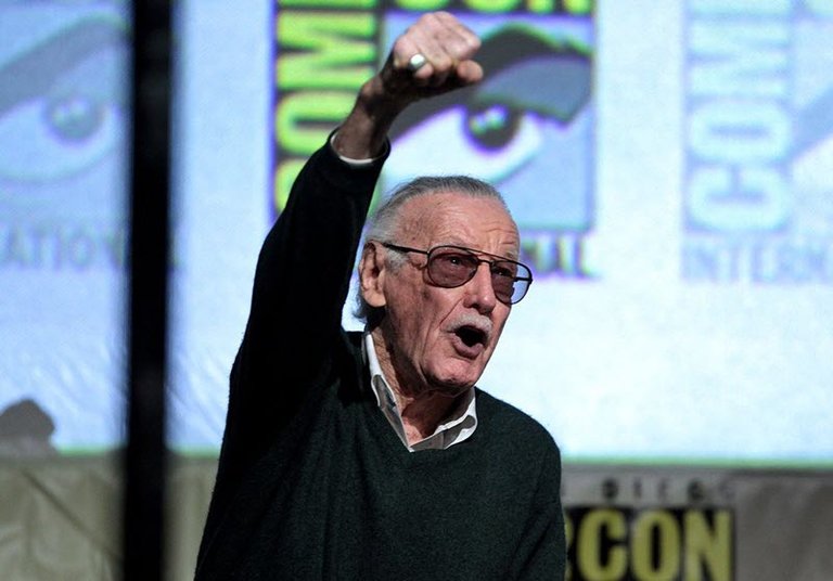 Stan_Lee_Excelsior_by_Gage_Skidmore.jpg