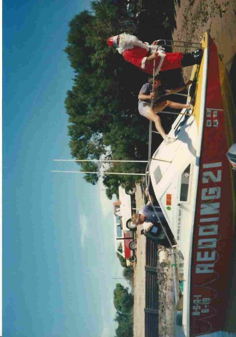 1980's - Father Christmas on the canals05.jpg