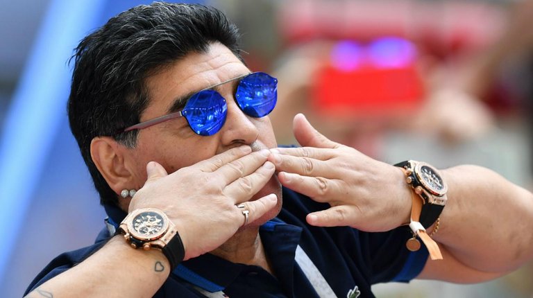 maradona-_free.jpg