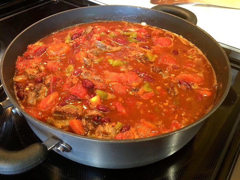 Chili_simmering.JPG