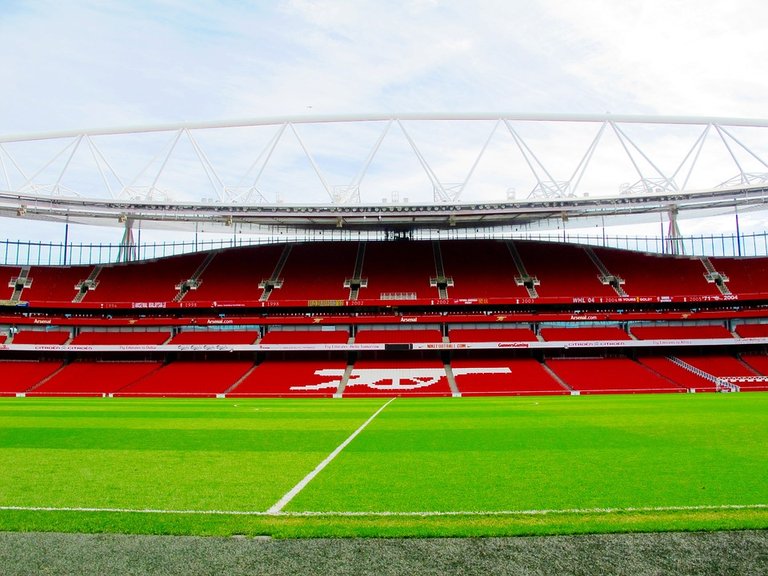 emirates-stadium-1416679_960_720.jpg