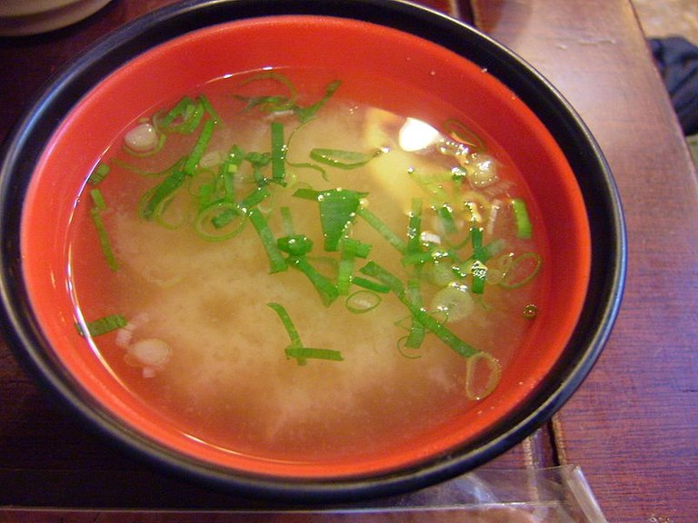 800px-Miso_soup_by_Adonis_Chen_in_Taiwan.jpg