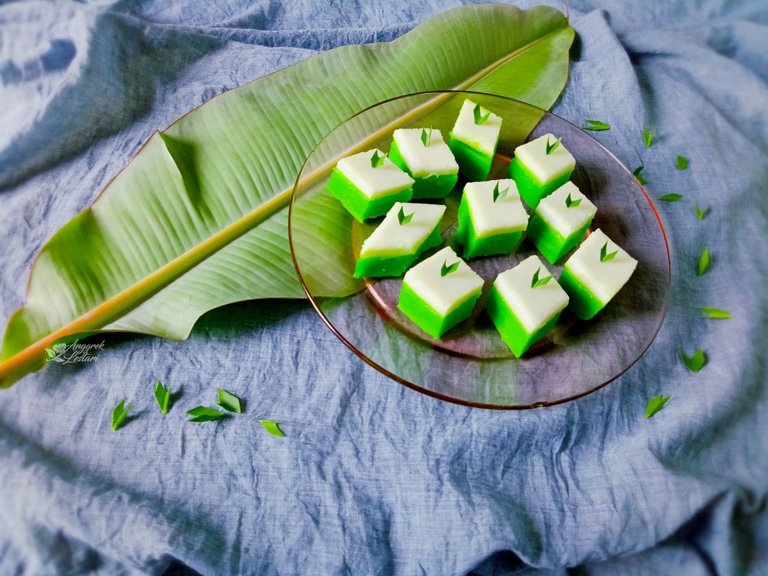 Pandan Tray Cake1.jpg