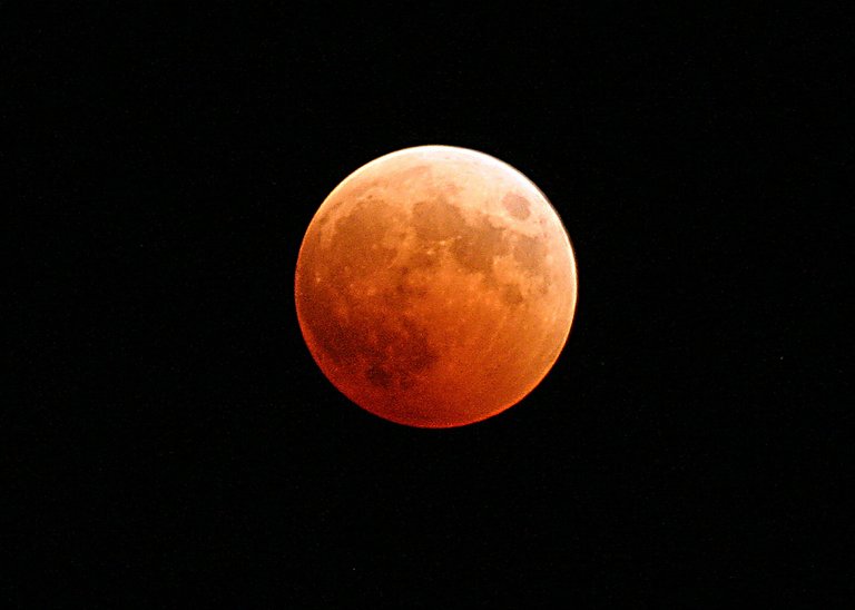 lunar-eclipse-767808_1920.jpg