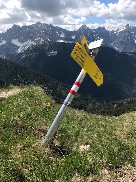 Seinskopf-schild-Seinskopf-Karwendel-Bergtour-rebeccaontheroof.jpg