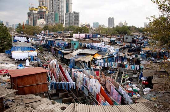 Tempat-Cuci-Baju-Terbesar-di-dunia-Dhobi-Ghat-India.jpg