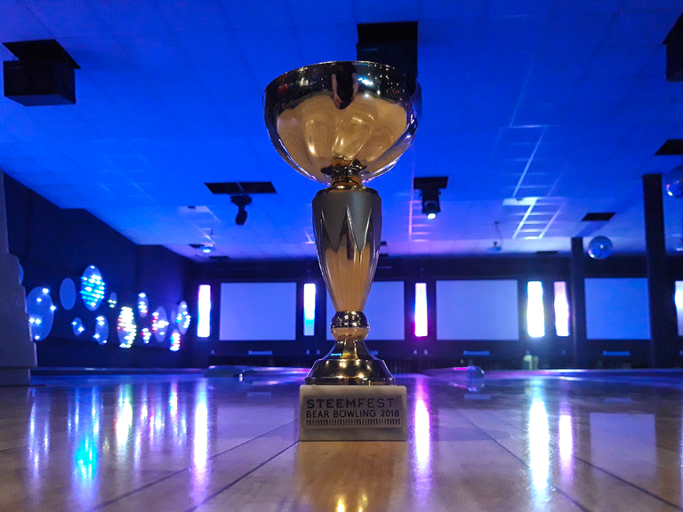 BearBowling2018Trophy@0.5x.png