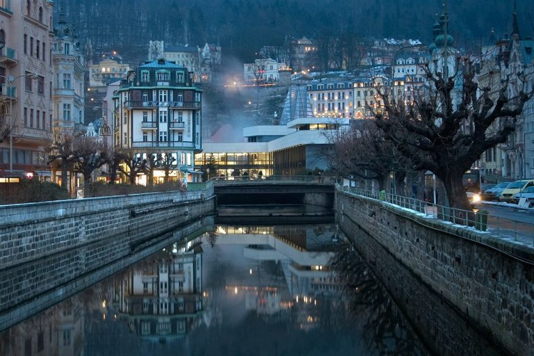 Karlovy Vary.jpg