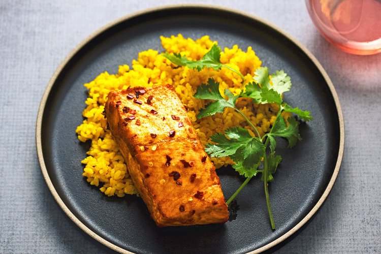 Spicy-roast-salmon-and-turmeric-rice.jpg