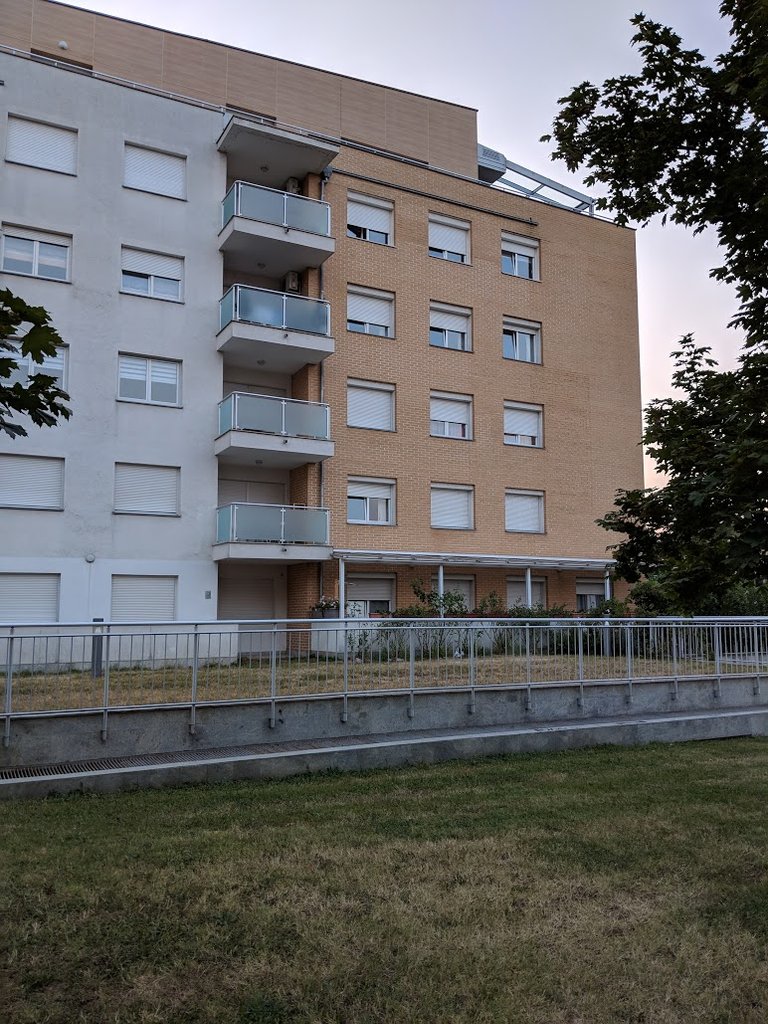 zgrada2.jpg