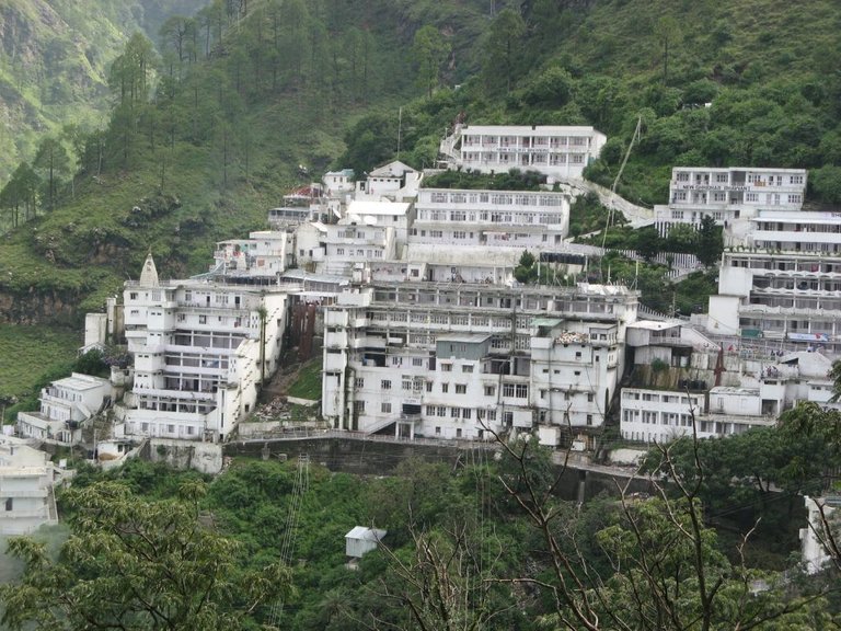 vaishnodevi-temple-jai-mata-di-1024x768.jpg