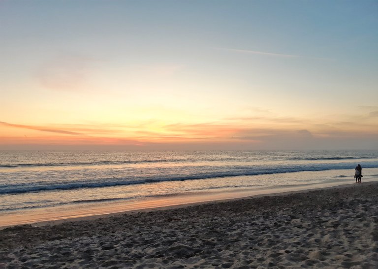 sunset santa monica beach.jpeg