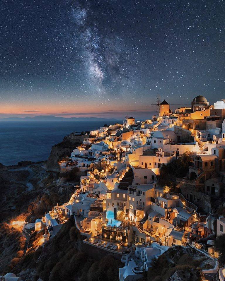 Santorini-Oia.jpg