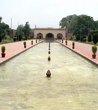 shalimar-gardens-lahore.jpg