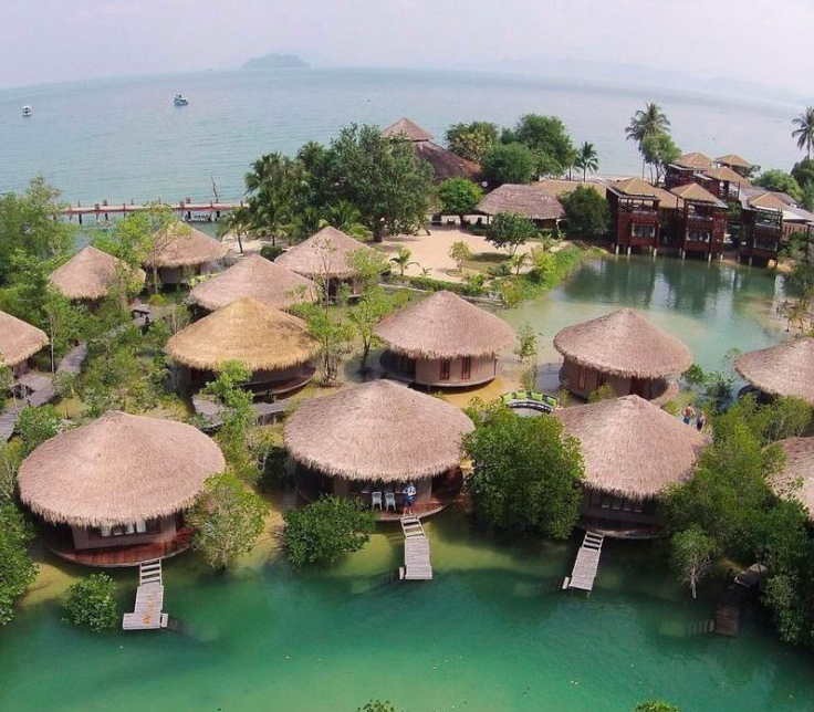 Thailand_Floating_Villa_Blue-Sky-Resort.png