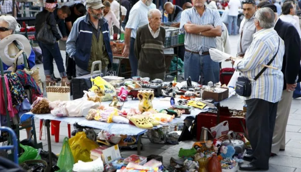 5. El Rastro Flea Market.png