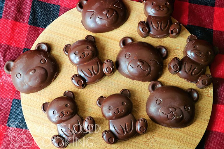 EyesClosedCooking-ChocolateBears---08.jpg