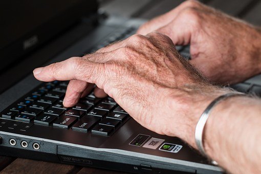 hands-545394__340.jpg