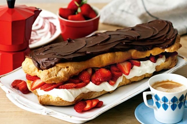 jumbo-chocolate-eclair-96877-1.jpeg