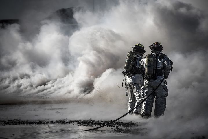 firefighters-696167__480.jpg