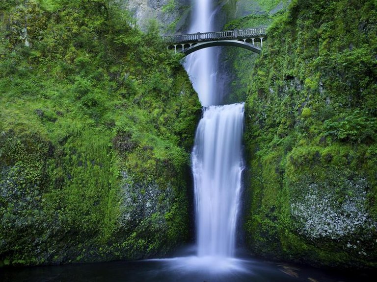 Multnomah Falls.jpg