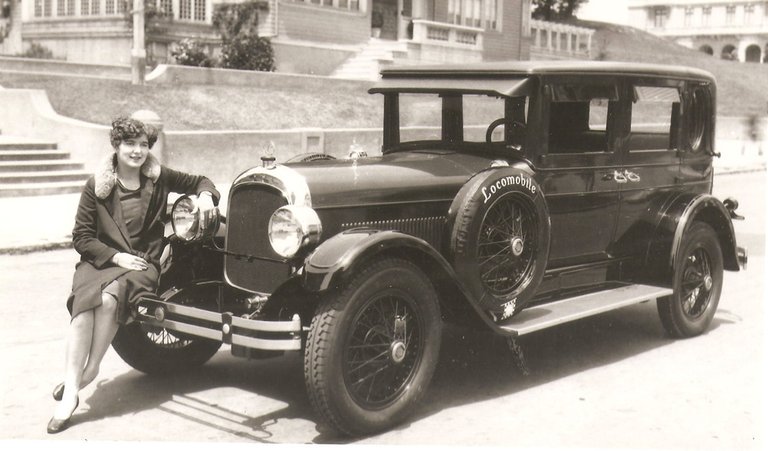 1926Locomobile3188b (1).jpg