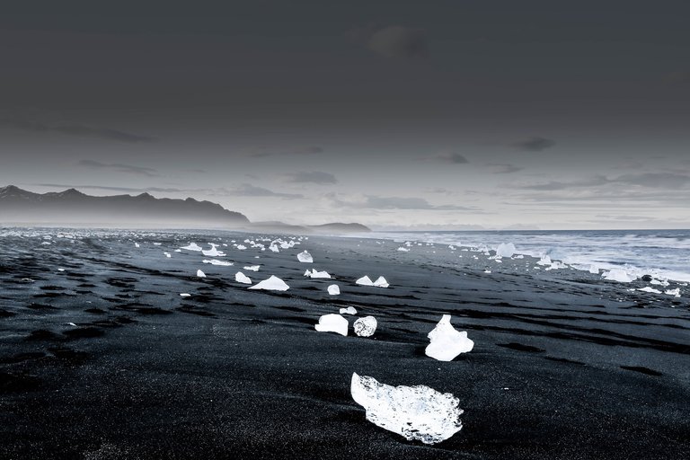 cassie-boca-Glacier Lagoon, Iceland.jpg