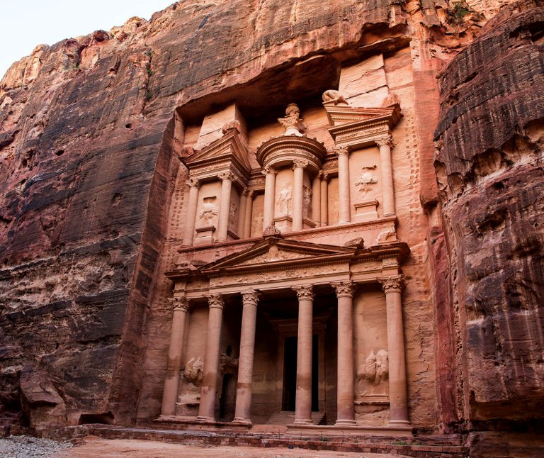 Best-Things-to-do-Petra-Jordan-post.jpg