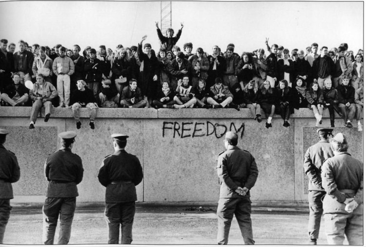 berlin-wall-in-the-1970s-1-1024x691.jpg