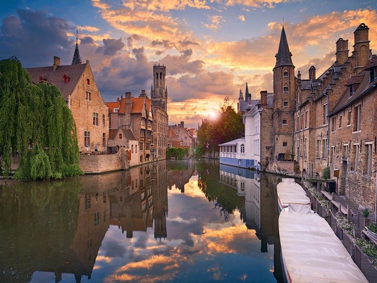 most-beautiful-cities-bruges-cr-alamy.jpg