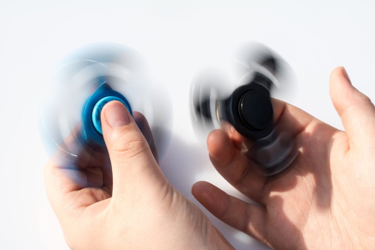 fidget-spinner-2368312_1920.jpg