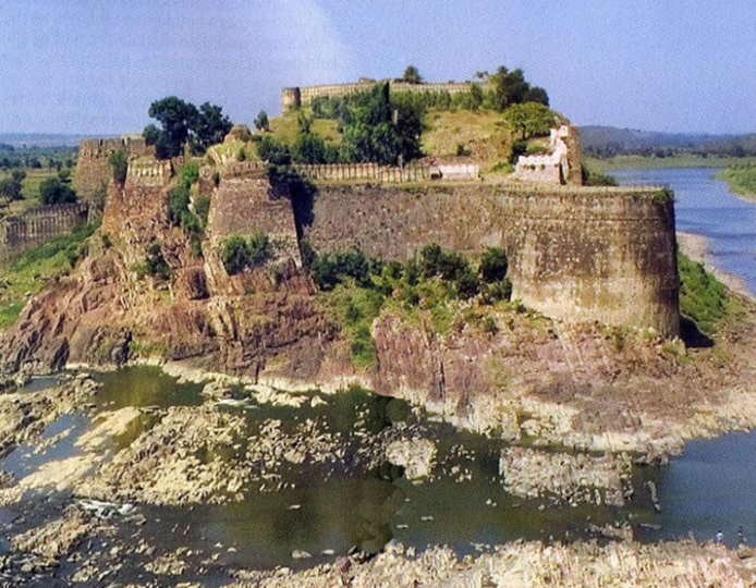 gargoan_fort-bhaskarcom.jpg