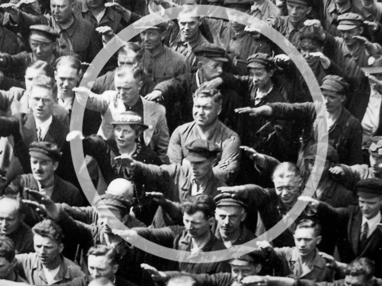 august_landmesser_2.jpg