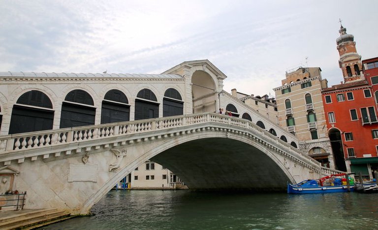 Most-Rialto-w-Wenecji-Ponte_di_Rialto.jpg