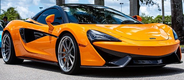 mclaren-4223024_640.jpg