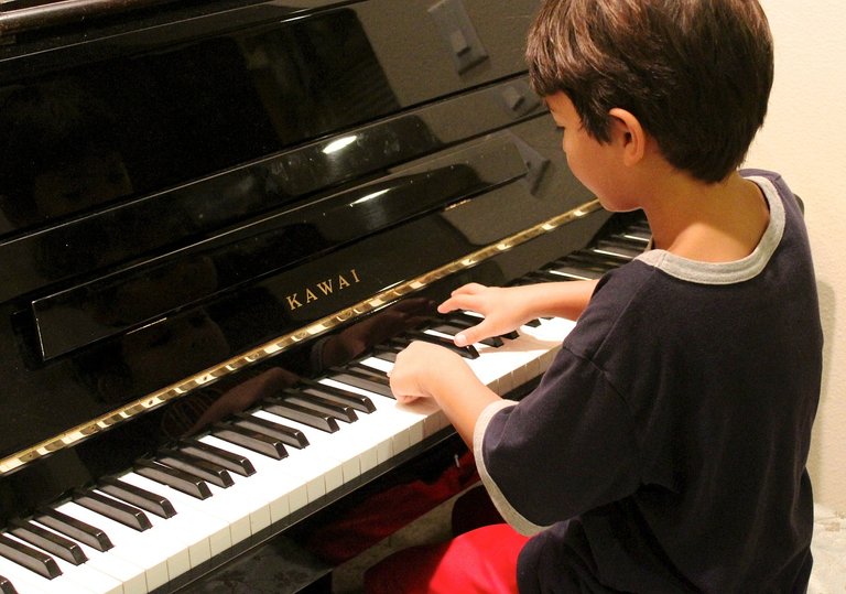 piano-78492_1280.jpg