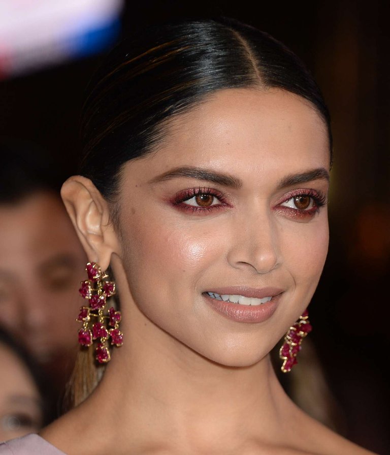 deepika padukone.jpg