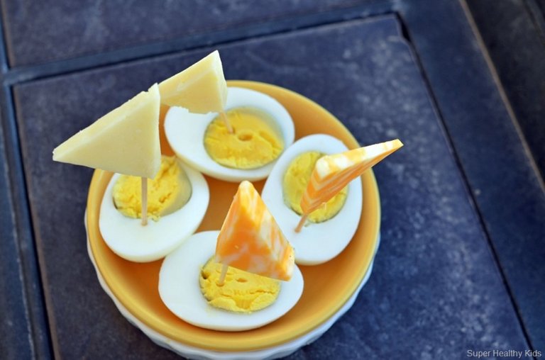 201201egg-and-cheese-sailboat.jpg