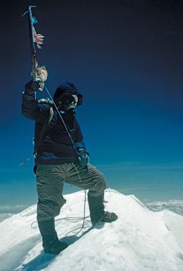 tenzing-norgay-on-the-summit-of-mount-everest-360.jpg