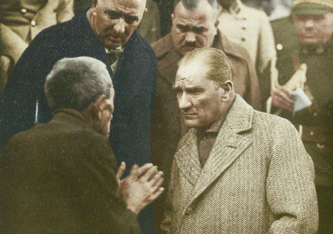 ataturk-un-milleti-kucumsemesi_195064.jpg